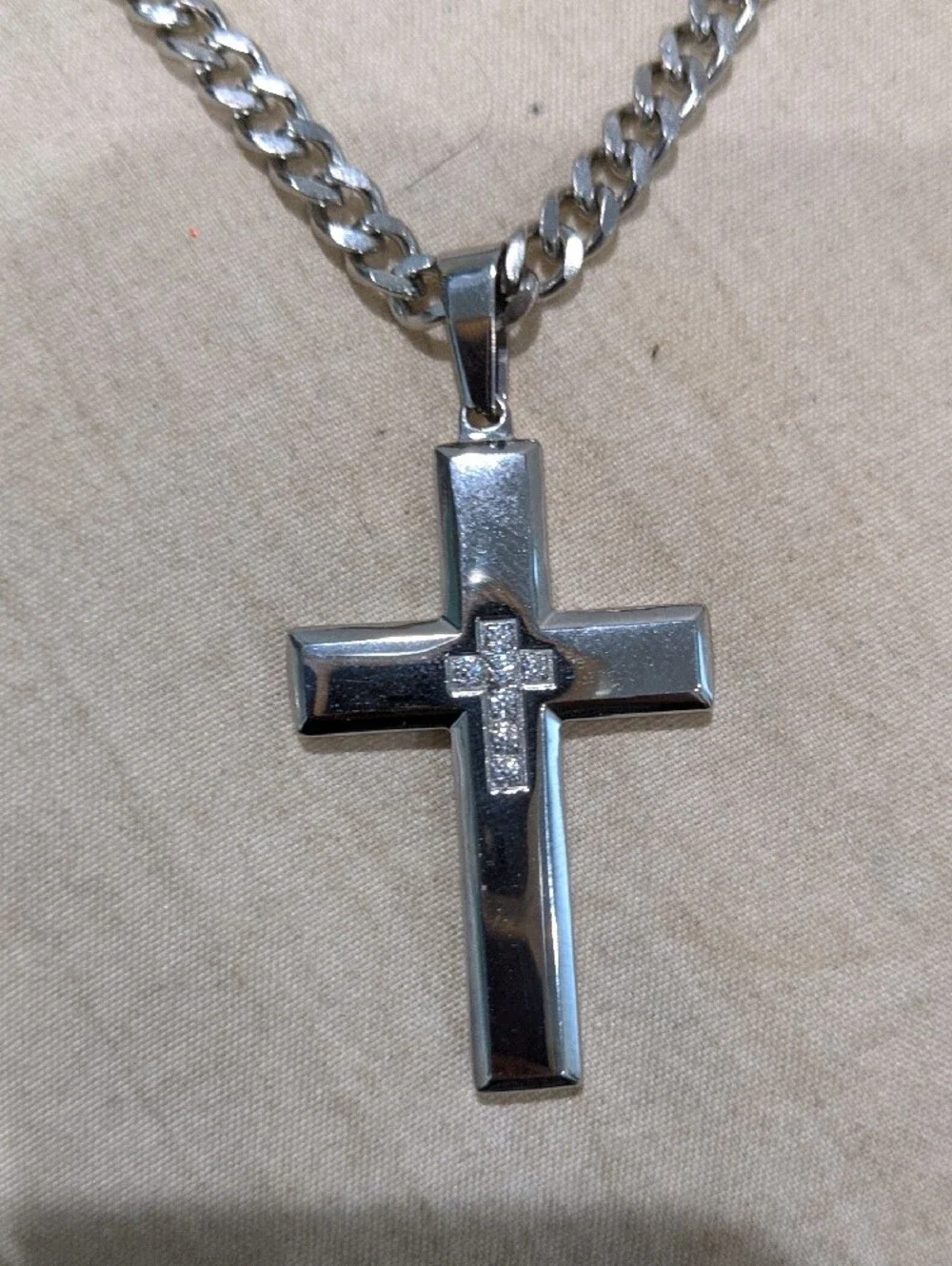 High Quality Stainless Steel Cross Pendant Necklace with CZ Accent